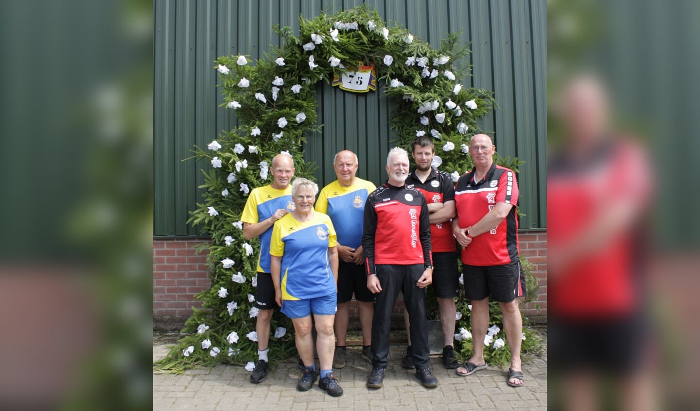 De Drentse klootschietwinnaars uit Vledder en Koekange. Foto: PR