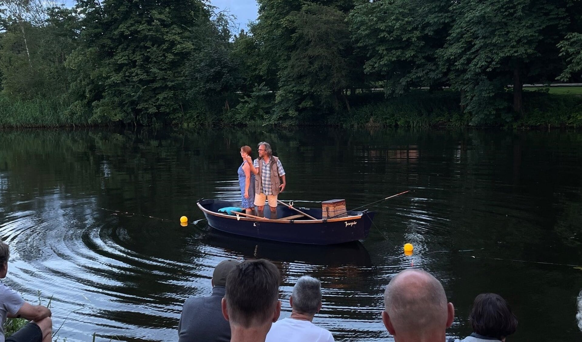 ‘HIJ en ZIJ komen op in een bootje’, gespeeld door Arletta Albers en Pieter van Dijk. Foto: PR