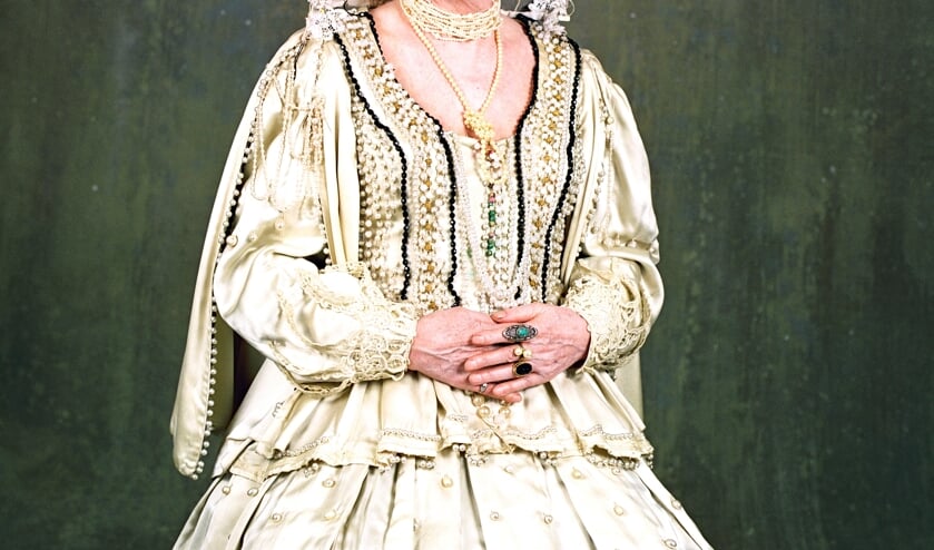 Albert Mol als Queen Elizabeth I (1996). Foto: Diana Blok