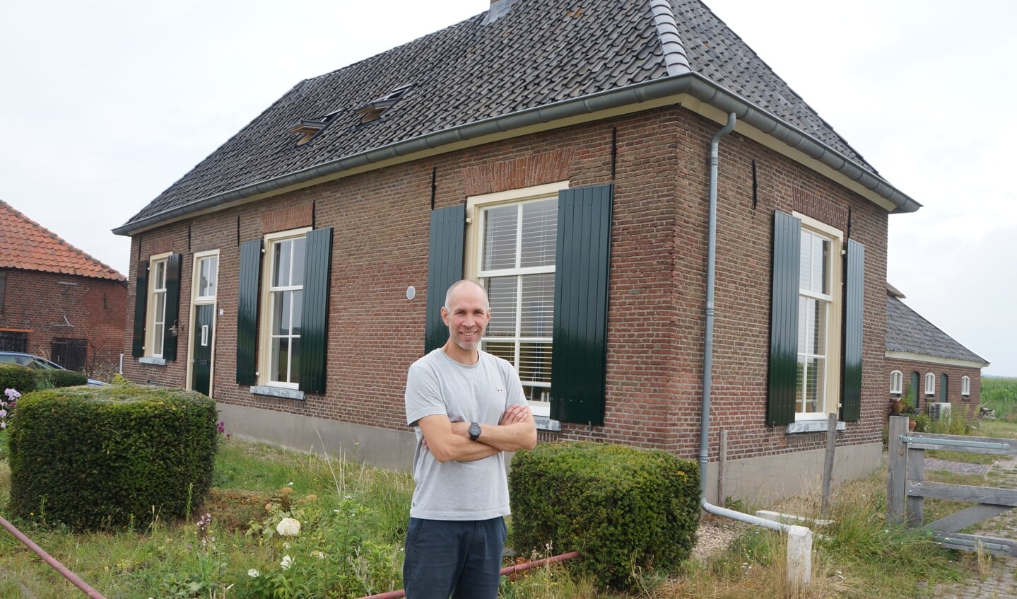 Jan-Jaap Zwart bij boerderij De Oude Vos. Foto: Richard Stegers