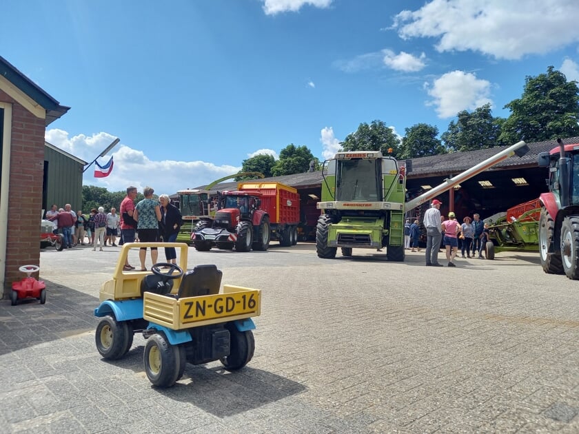 Als derde bedrijf werd het loonbedrijf Groot Enzerink aan de Deldenseweg in buurtschap Delden bezocht. Foto: Jan Hendriksen