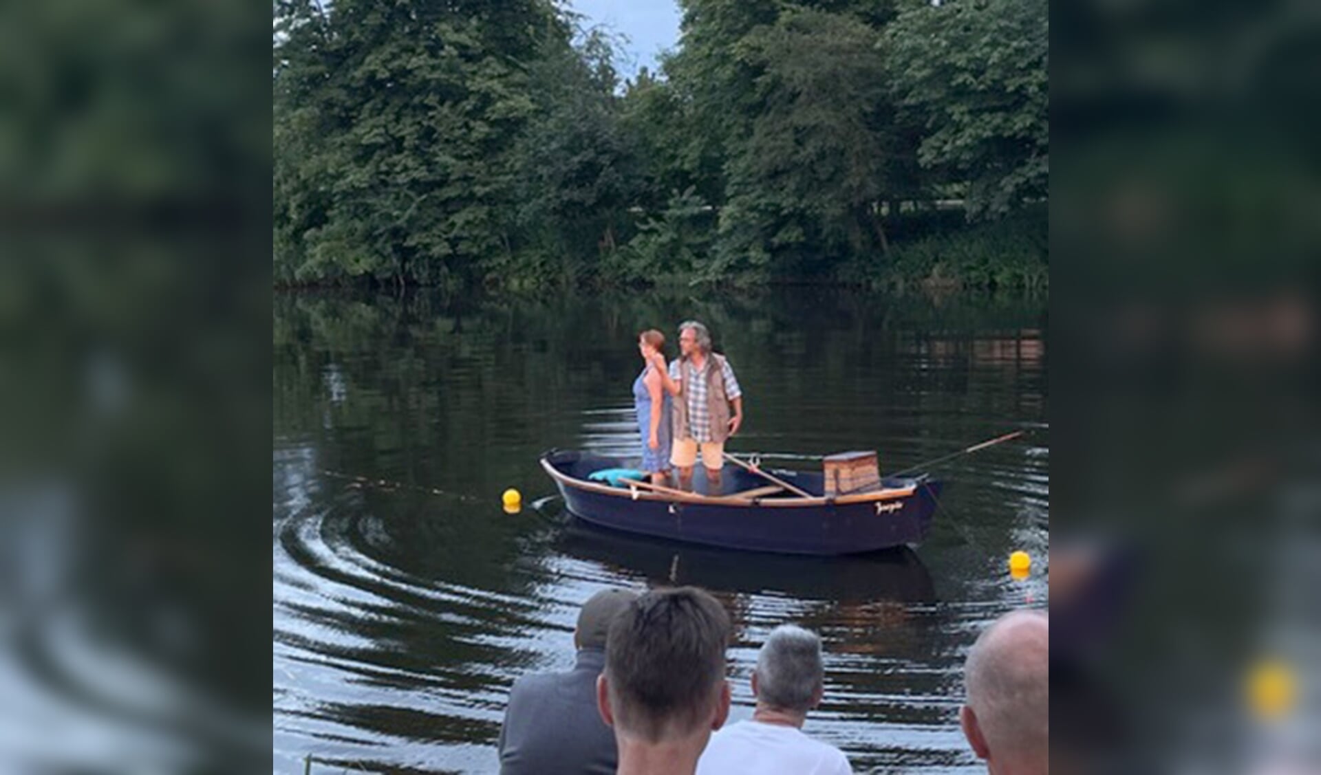 Theater vanuit een bootje op de Grote Gracht. Foto: PR