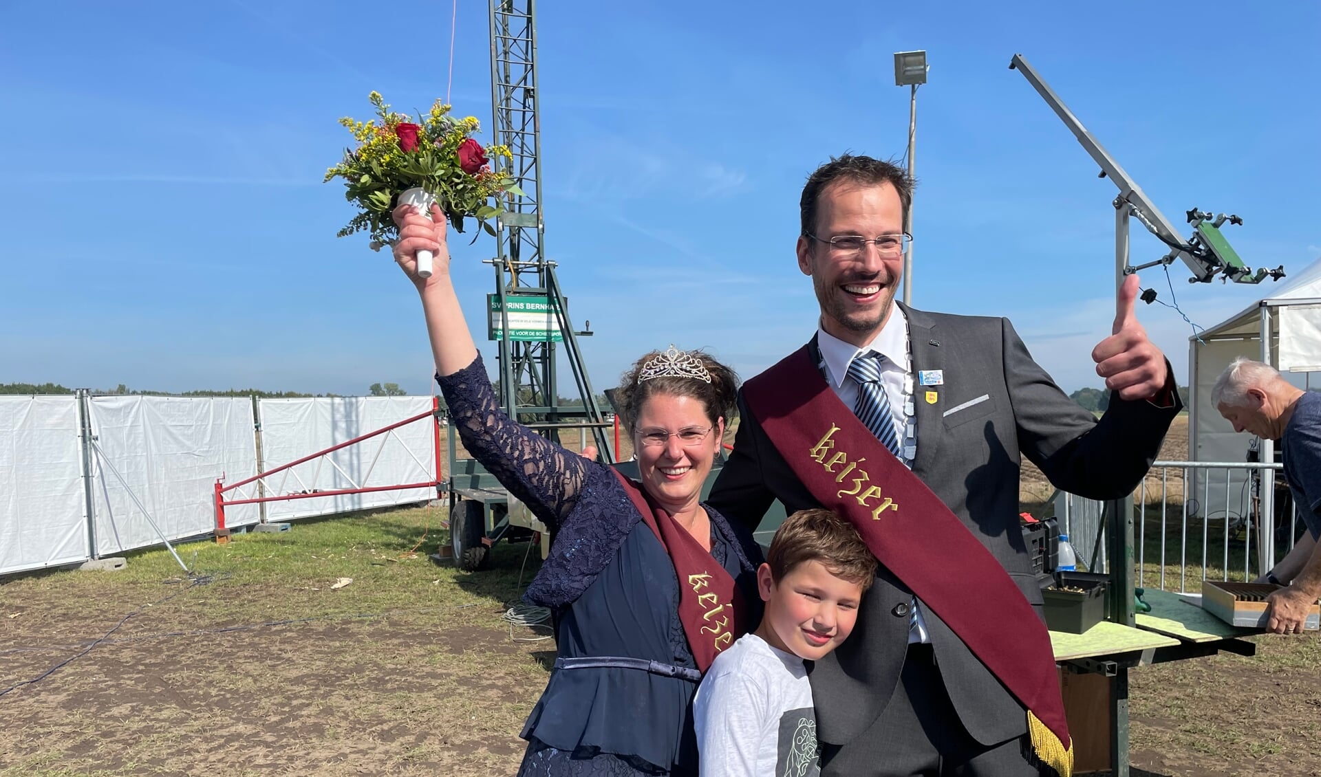 De nieuwe koning met vrouw en kind. Foto: PR