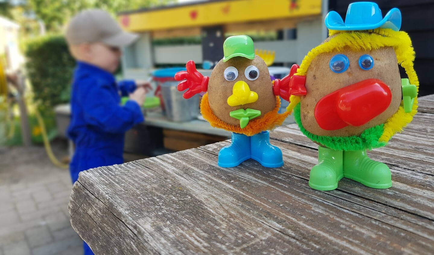 Spelen in de kinderboerderij. Foto: PR