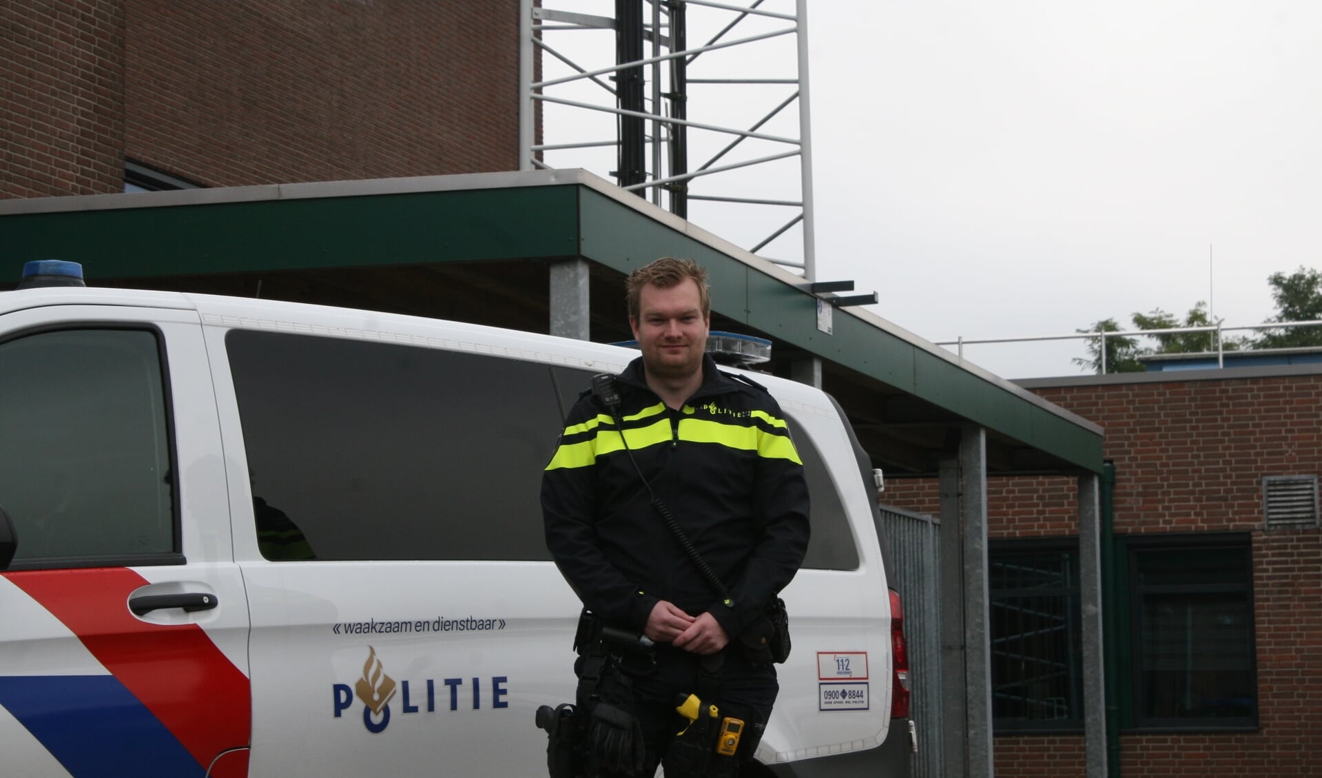 Wijkagent Nick Hoytink bij het politiebureau in Winterswijk. Foto: Dinès Quist