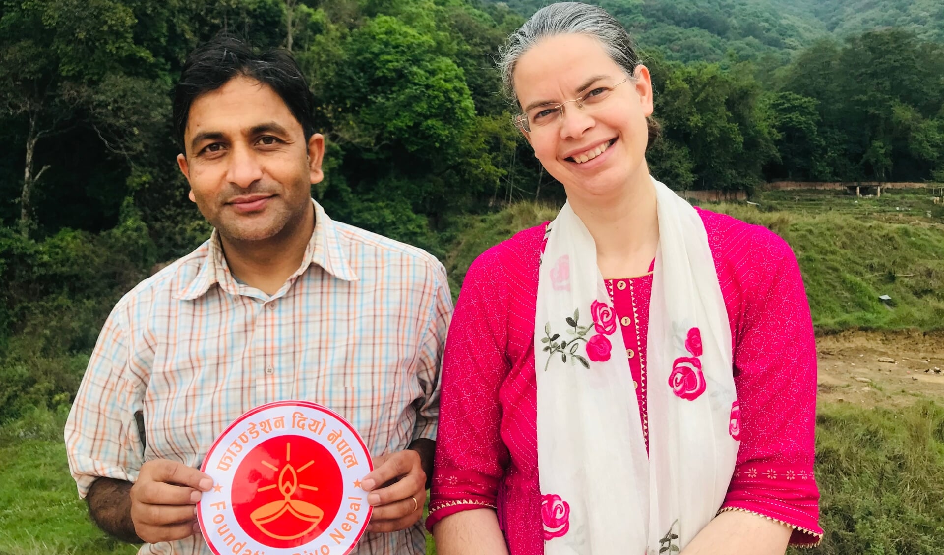 Shiva Sapkota en Ilse Bennink zijn speciaal vanuit Nepal voor de Ontmoetingsdag naar Vorden gekomen. Foto: PR.