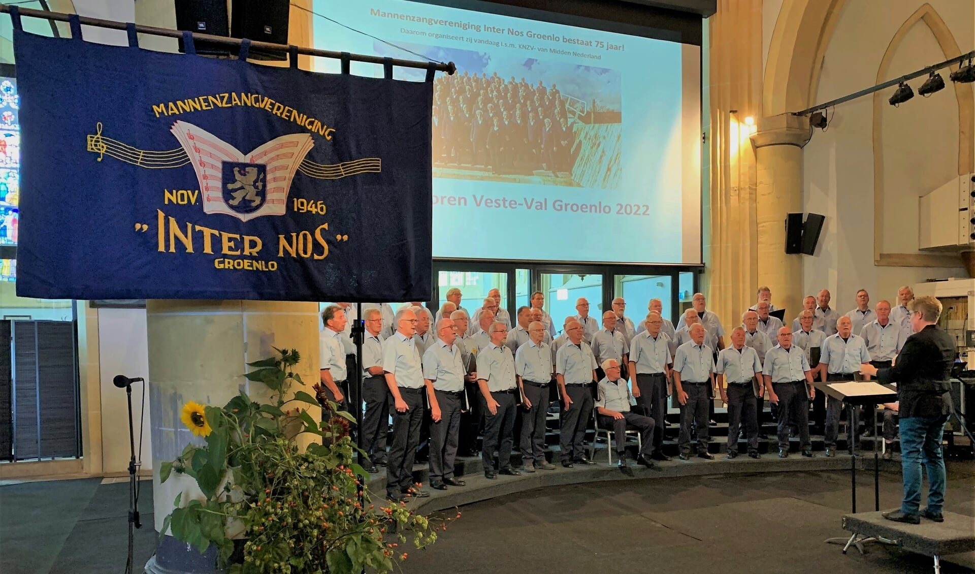 Inter Nos in actie tijdens het Mannen-Koren Vesteval in Groenlo. Foto: Theo Huijskes