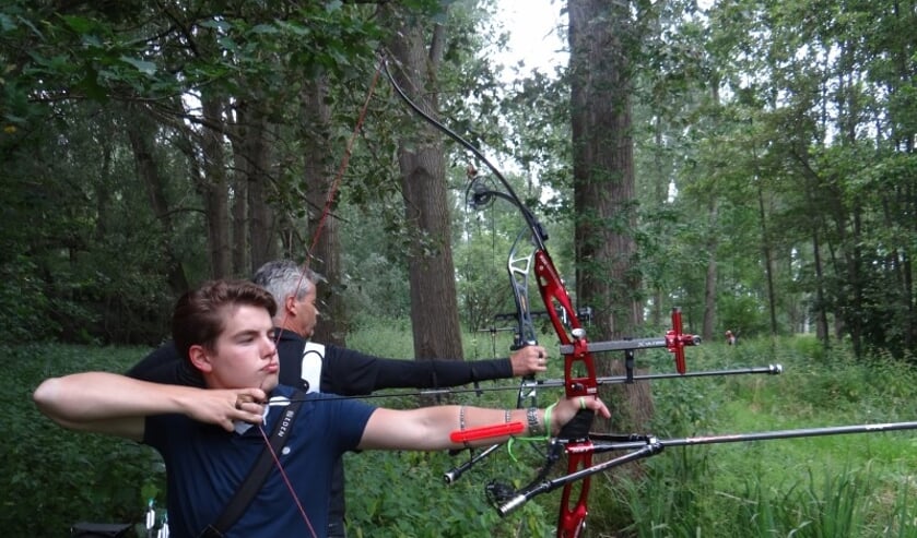 Luuk Wisselink in actie op het veldwedstrijd in Sint Oedenrode
