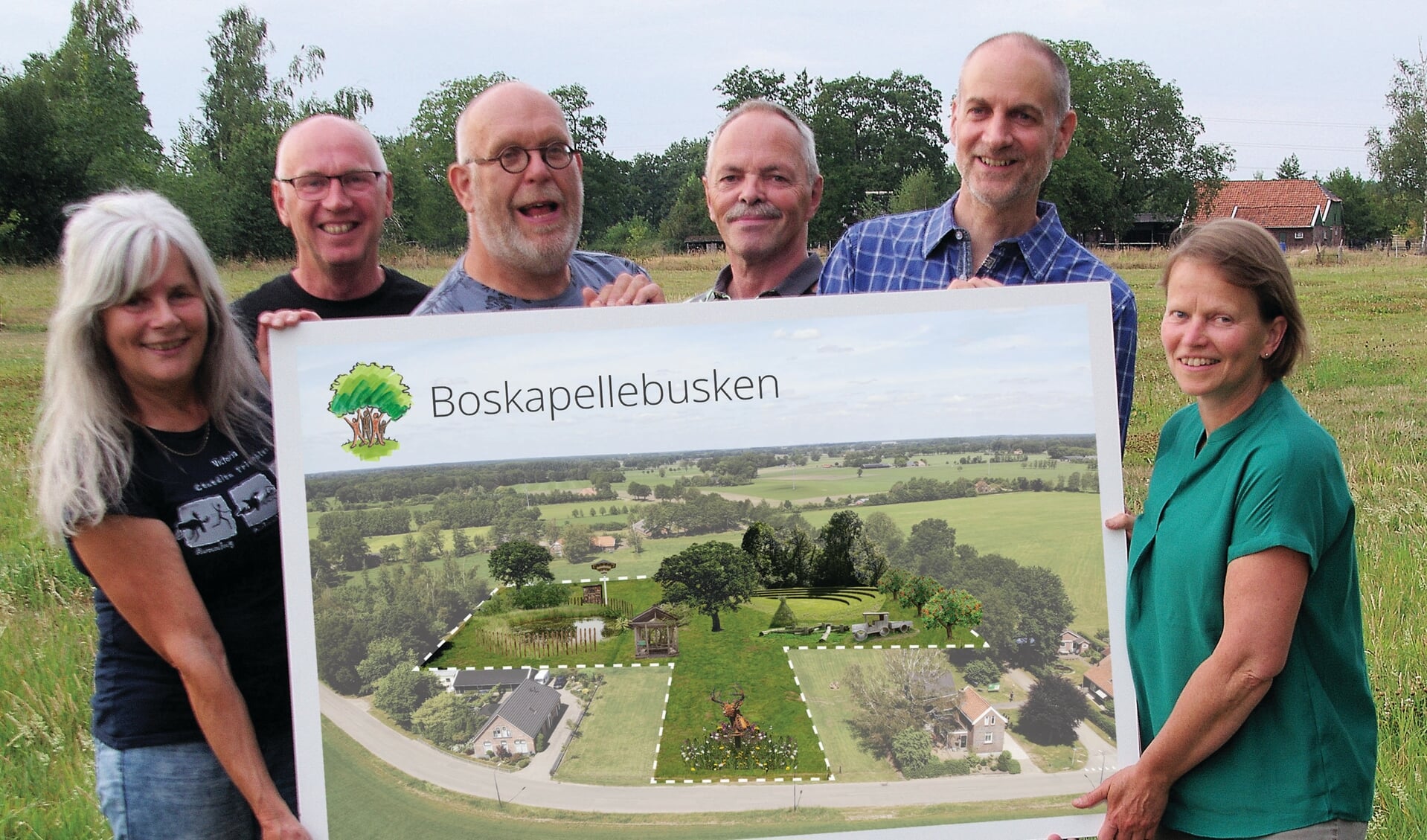 De werkgroep met het plan voor het Boskapellebusken. Foto: PR