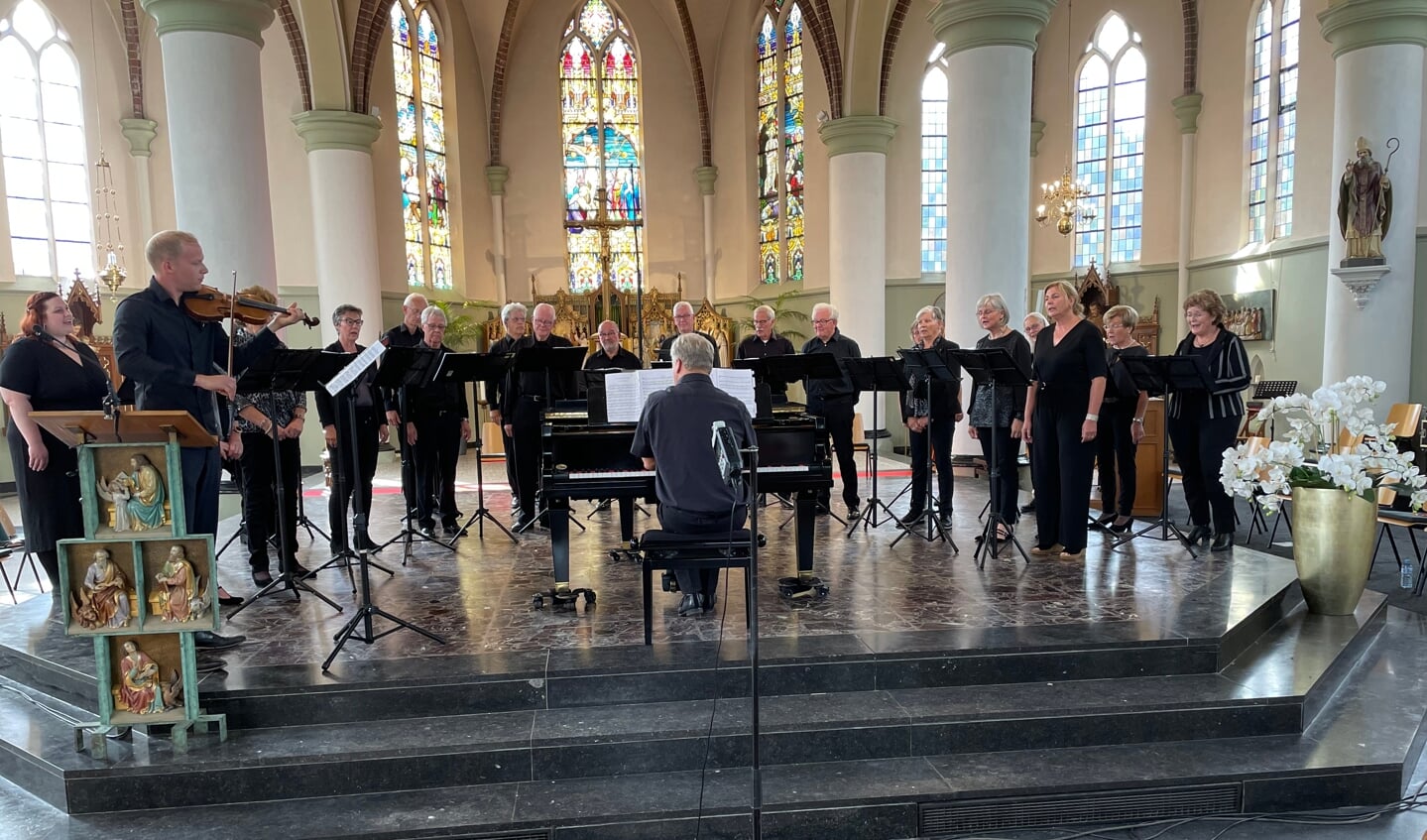 Berghs Vocaal tijdens een concert in de Martinuskerk in Gaanderen. Foto: PR