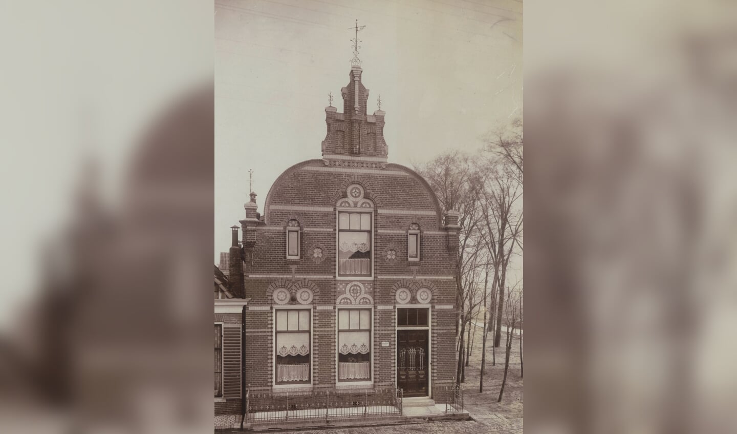 Het woonhuis van de grootvader van Friso Woudstra, architect Kroon in Bolsward. Archieffoto