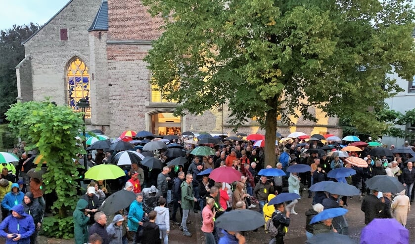 Start van de Nightwalk Oost Gelre 2022.
