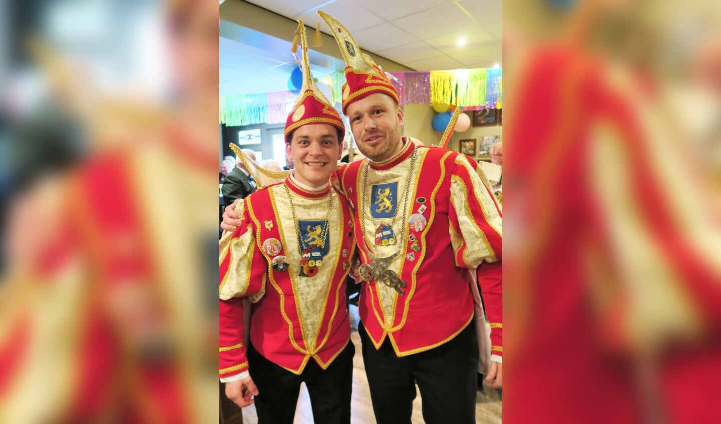 De carnavalsleiders van 2019: Prins Ivo Thuinte (rechts) en Adjudant Mark Mink zijn de komende campagne Fluit & Duit van CV De Knunnekes. Foto: Theo Huijskes