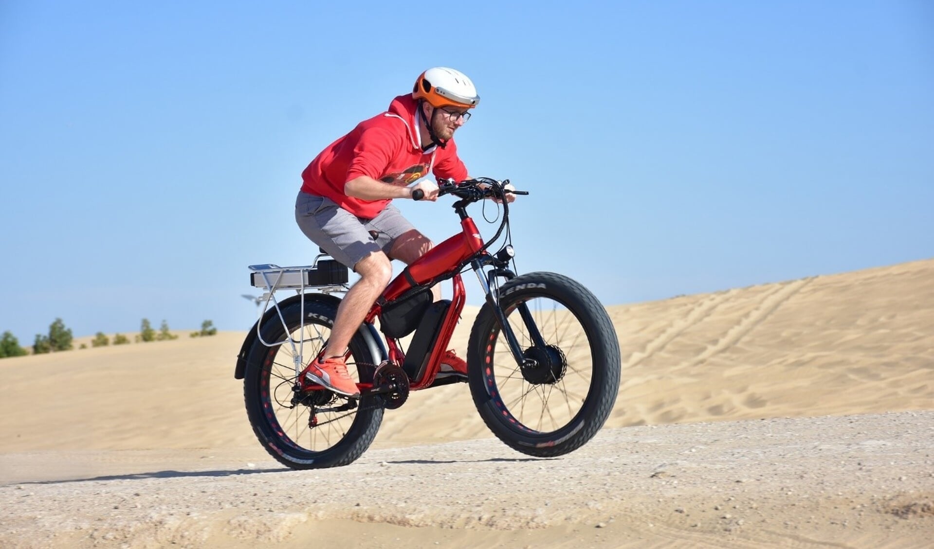 https://pixabay.com/photos/electric-bike-ride-desert-sand-6511656/