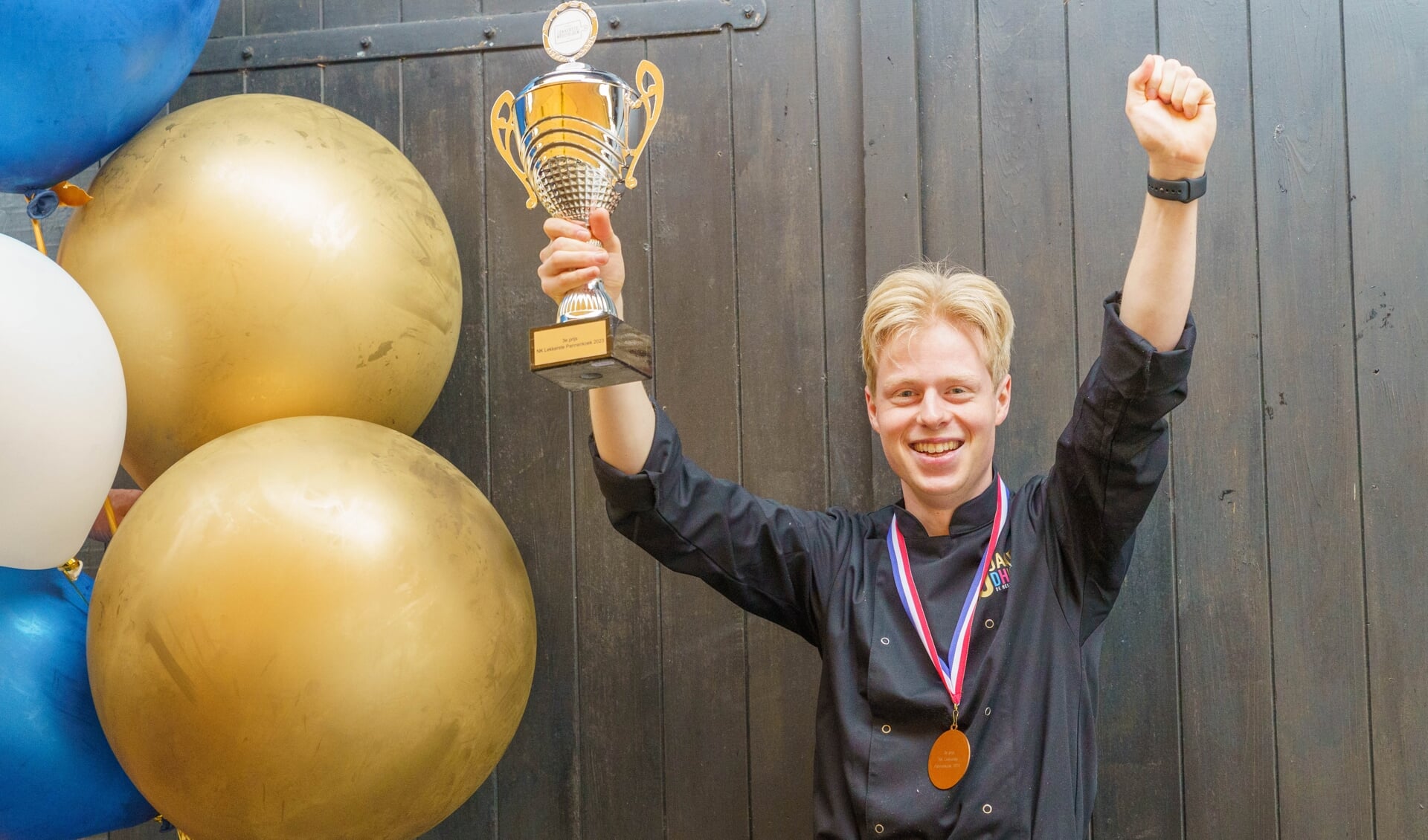 Simon Kamperman, die als jongste chef van De Heikamp de derde prijs in ontvangst mocht nemen. Foto: Bert van Zijtveld