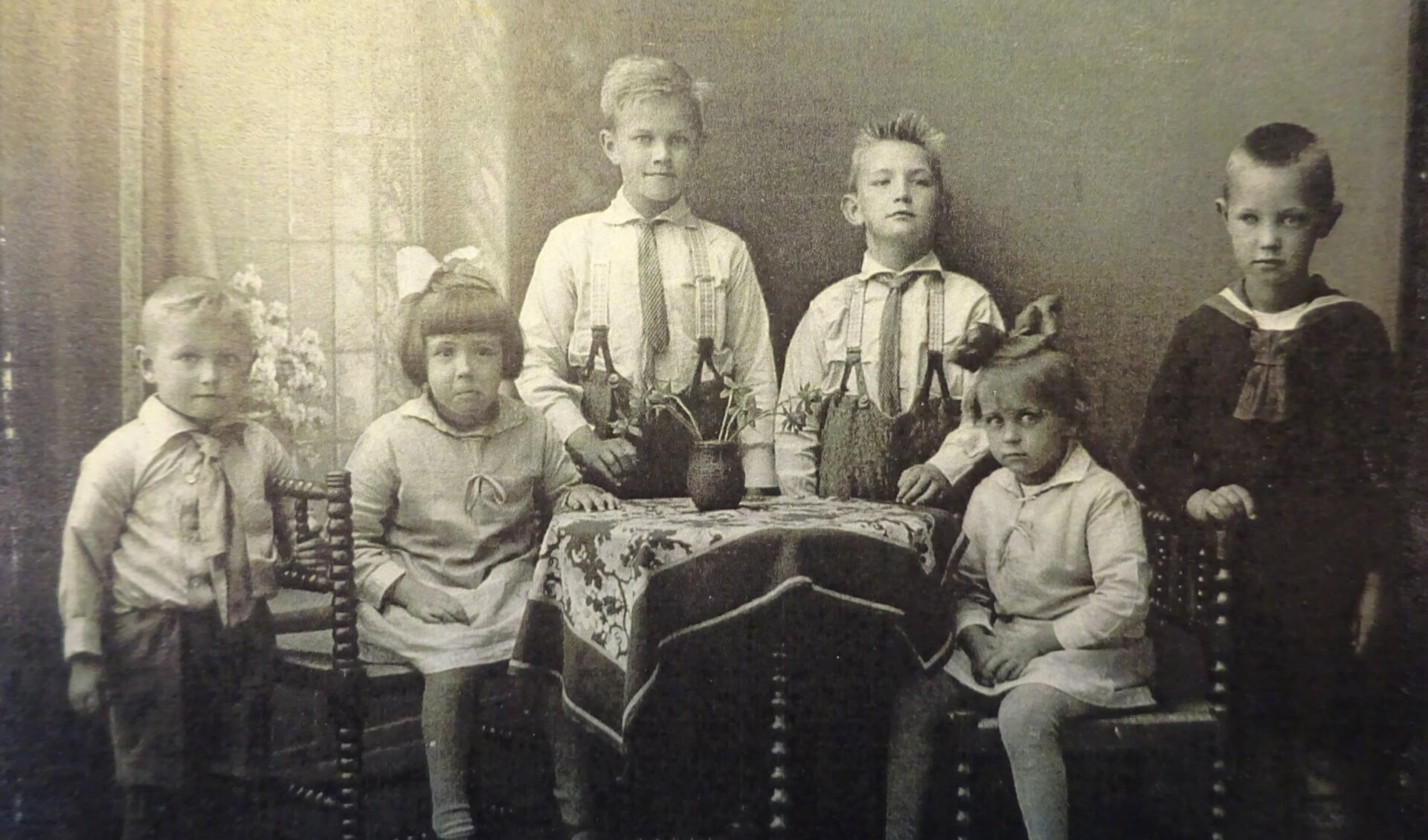 De jongste kinderen Rijks omstreeks het jaar 1930.