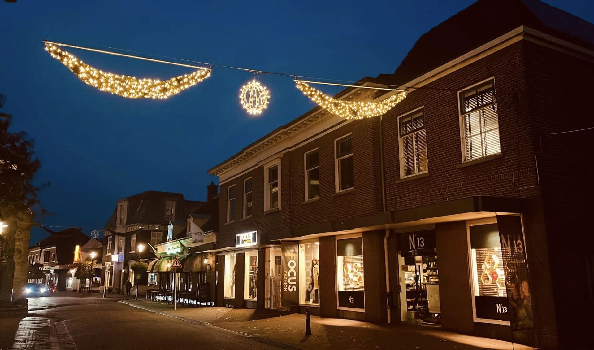 Prachtig nieuwe sfeerverlichting in centrum van Ruurlo Economie