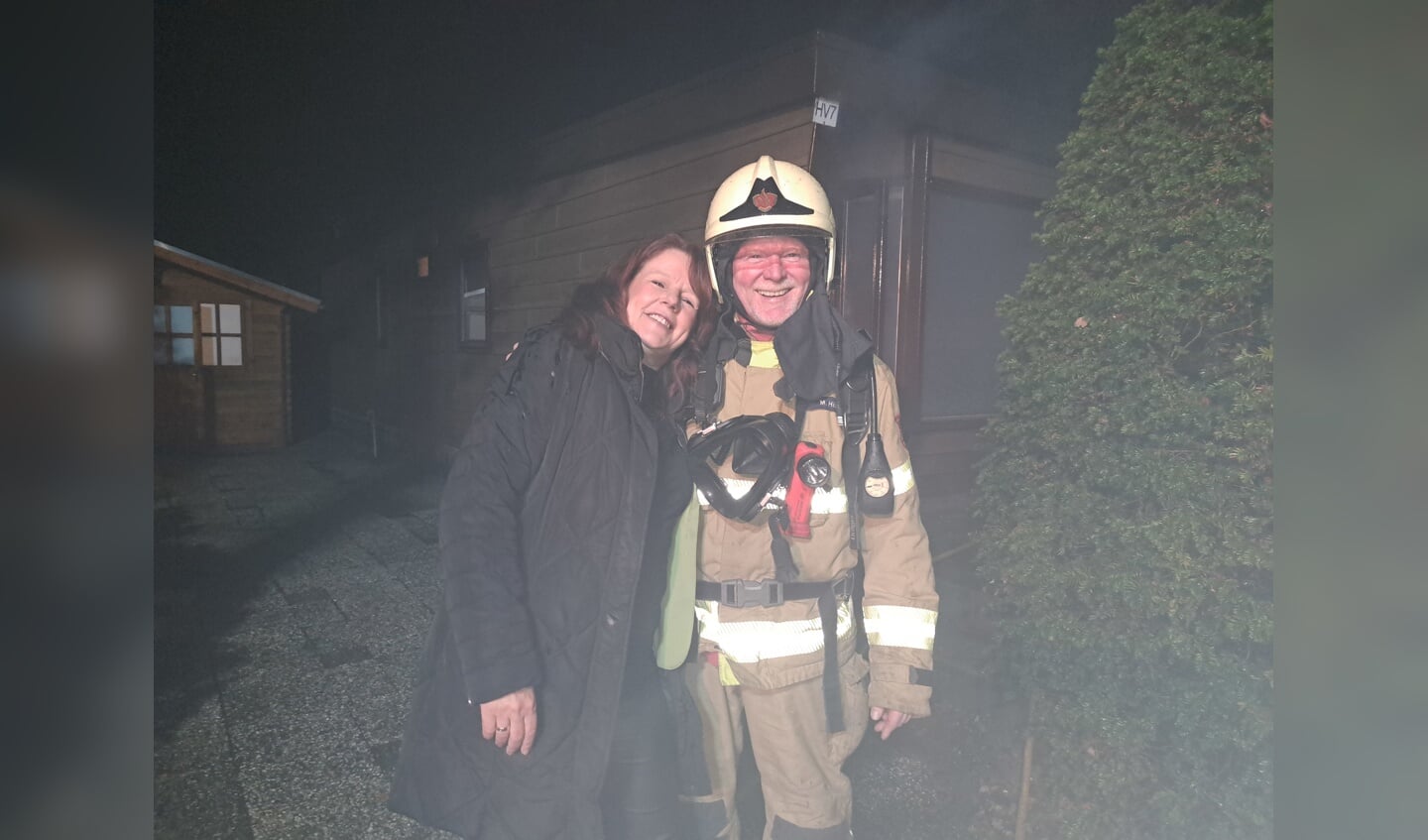 Brandweerman Manfred Hillen met echtgenote Anja bij de laatste uitruk. Foto: Kyra Broshuis