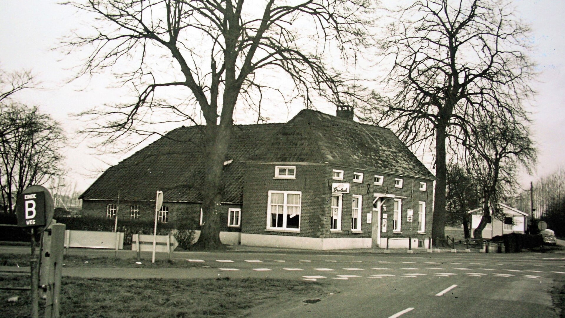 Café de Marmelhorst in Sinderen, dat in 1973 is gesloopt.