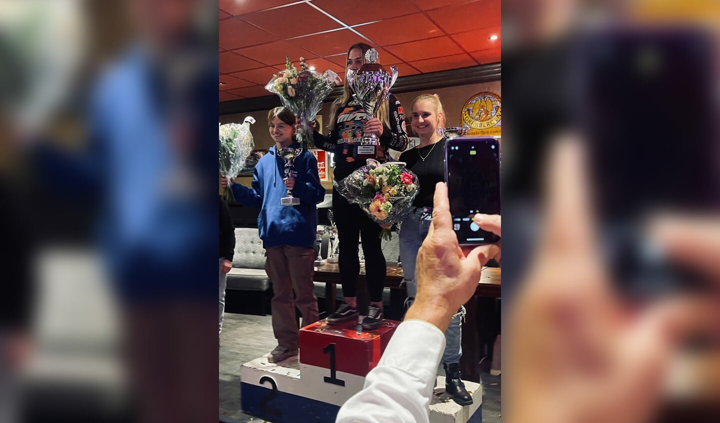 Manon op het hoogste podium. Foto: PR