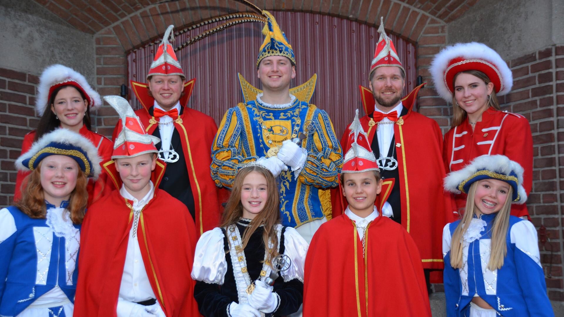 In het midden prins Bryan de eerste en prinses Bo de eerste. Foto: CV de Nöttekrakers
