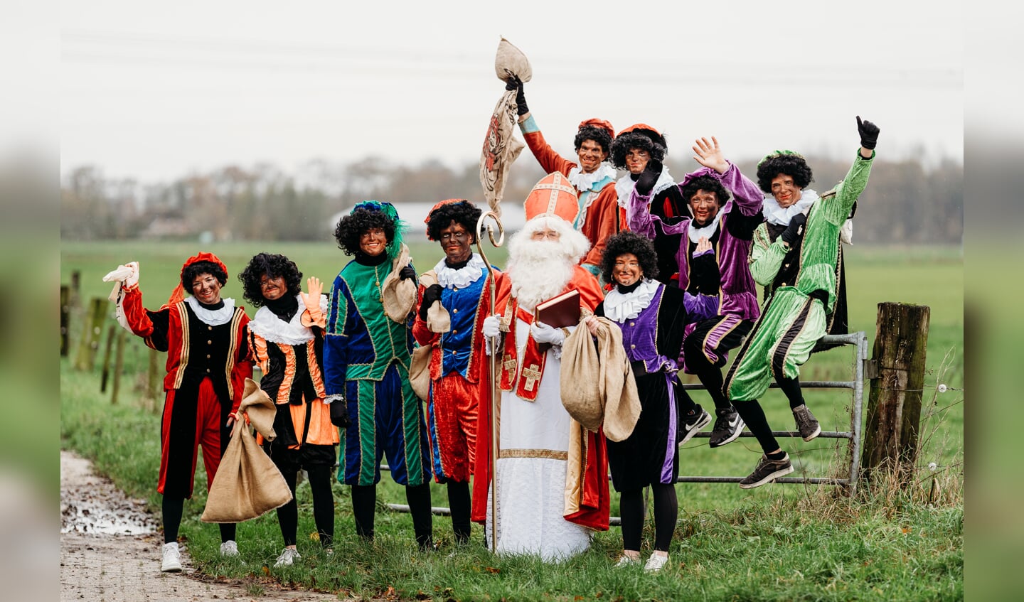 Sinterklaas had toch een plekje in zijn agenda om naar Wichmond en Vierakker te komen. Foto: Josine Breukink Fotografie