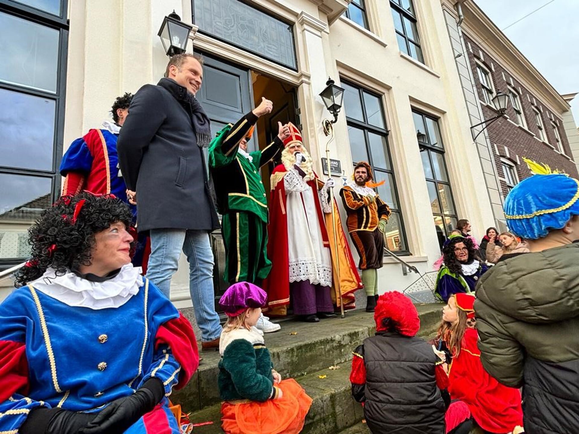 Wethouder Hans te Lindert, Sinterklaas en de pieten.
