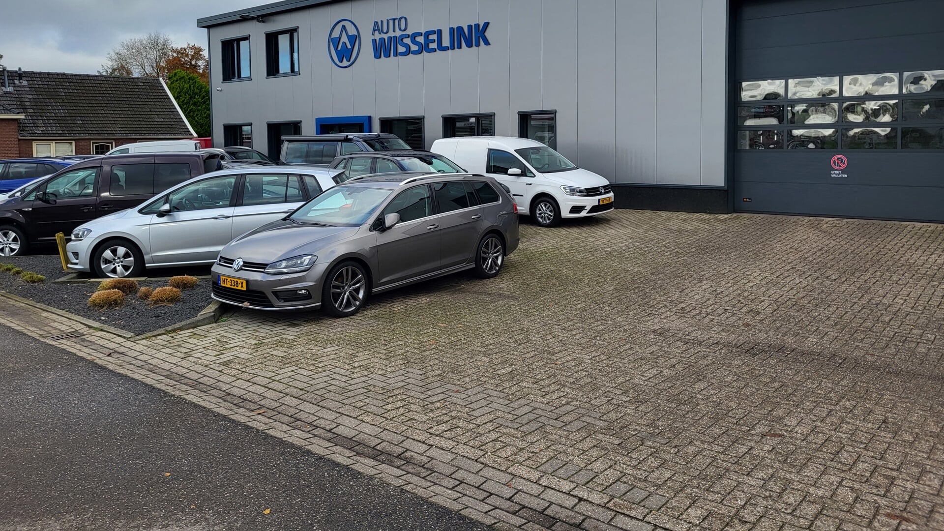Auto Wisselink in Aalten. Foto: Mark Ebbers