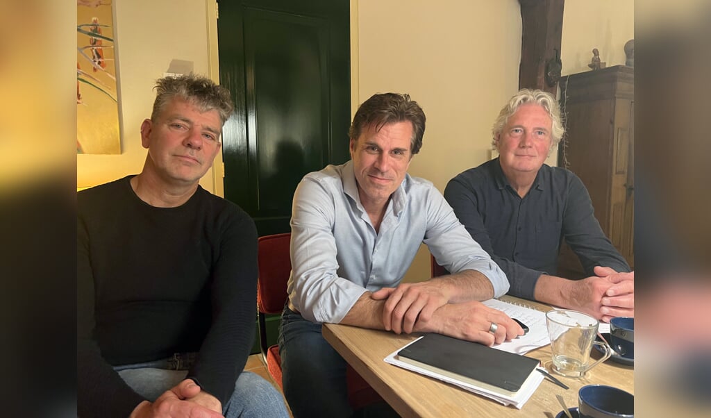 De bestuursleden van Windkracht K (vlnr): Chris van Trigt (penningmeester), Jan Bosch (voorzitter) en Jan Schoenmakers (secretaris). Foto: PR