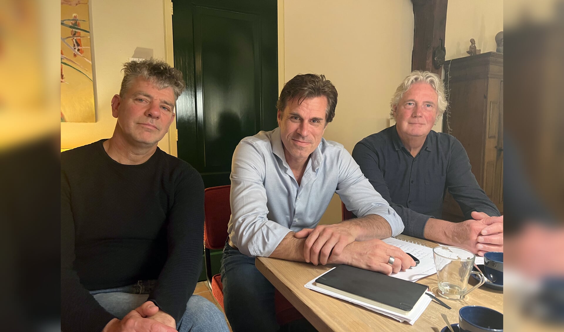 De bestuursleden van Windkracht K (vlnr): Chris van Trigt (penningmeester), Jan Bosch (voorzitter) en Jan Schoenmakers (secretaris). Foto: PR