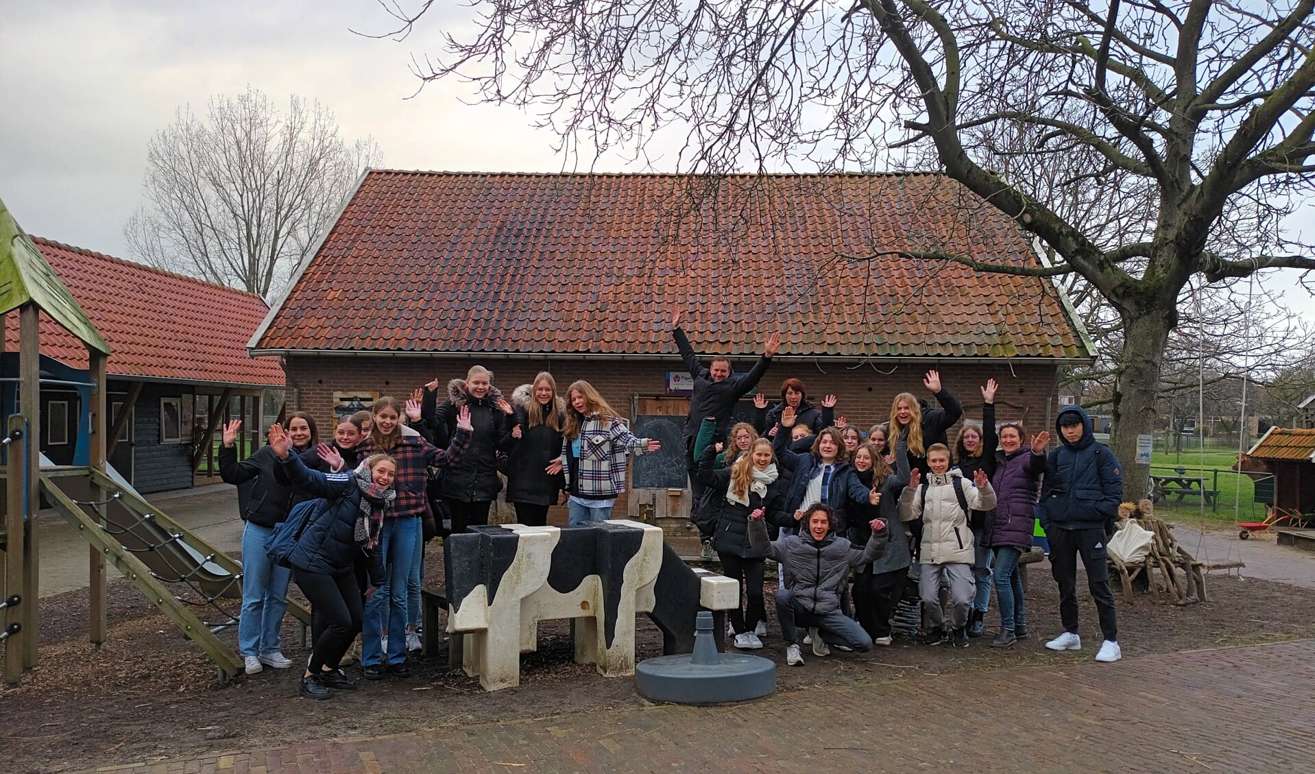 Alle leerlingen van het VMBO 4 Zorg en Welzijn, leraren Schaersvoorde en Jongerenwerk/ Sociaalwerk Figulus. Foto: PR