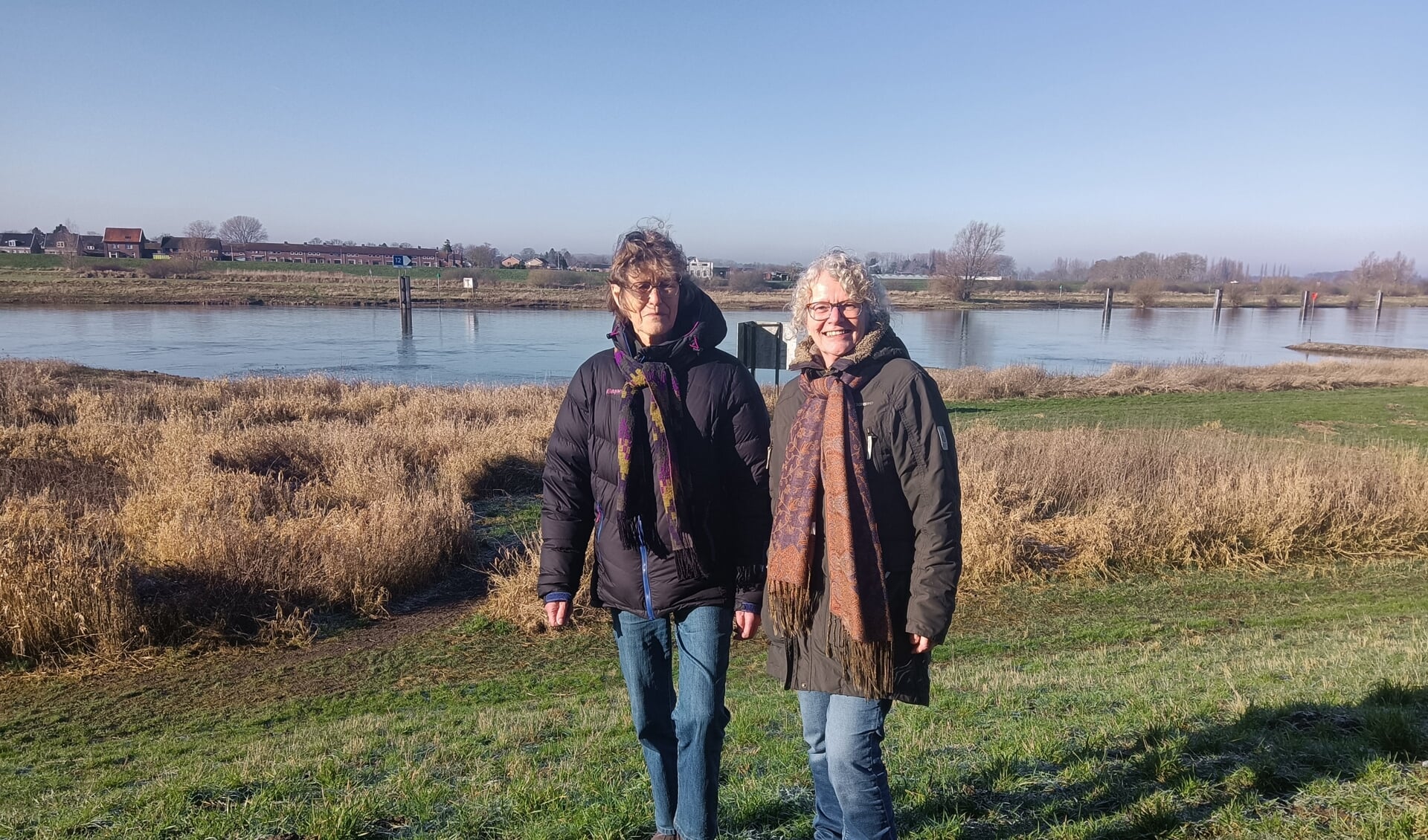 Klaske ten Grotenhuis en Annemiek van der Velden van het jubilerende IVN Zutphen aan de IJssel. Foto: Rudi Hofman