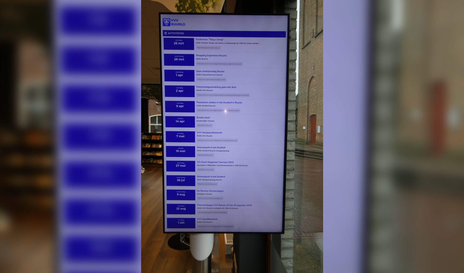 Tevens wordt deze agenda op het televisiescherm welke in de etalage van het VVV kantoor aan het Kerkplein hangt getoond. Het is niet de bedoeling dat dit een advertentiepagina gaat worden, maar duidelijk alleen een agenda. Foto: Jan Hendriksen