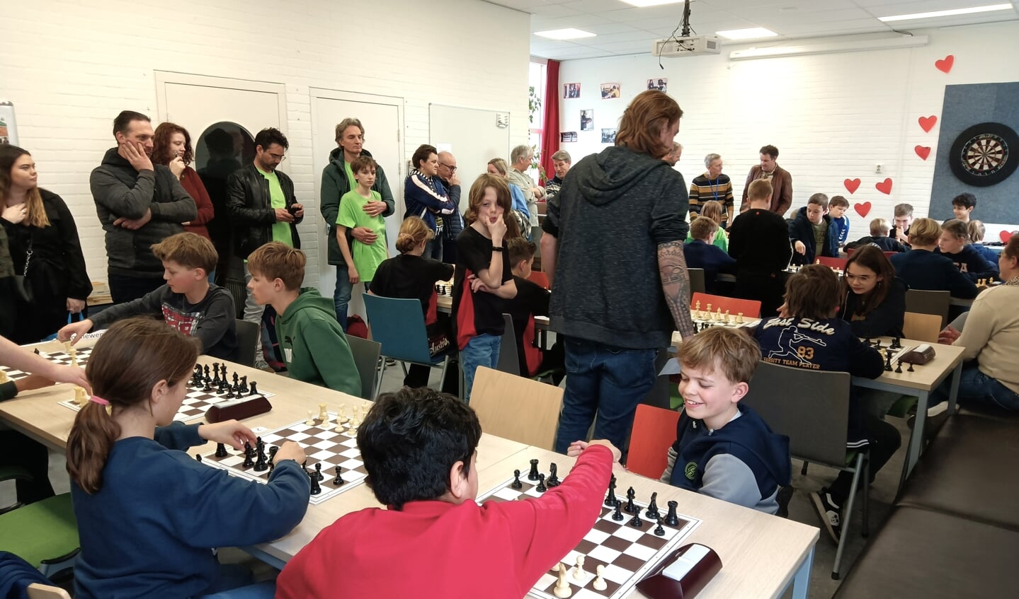 Volop schaakplezier in De Uitwijk Foto: Rudi Hofman 