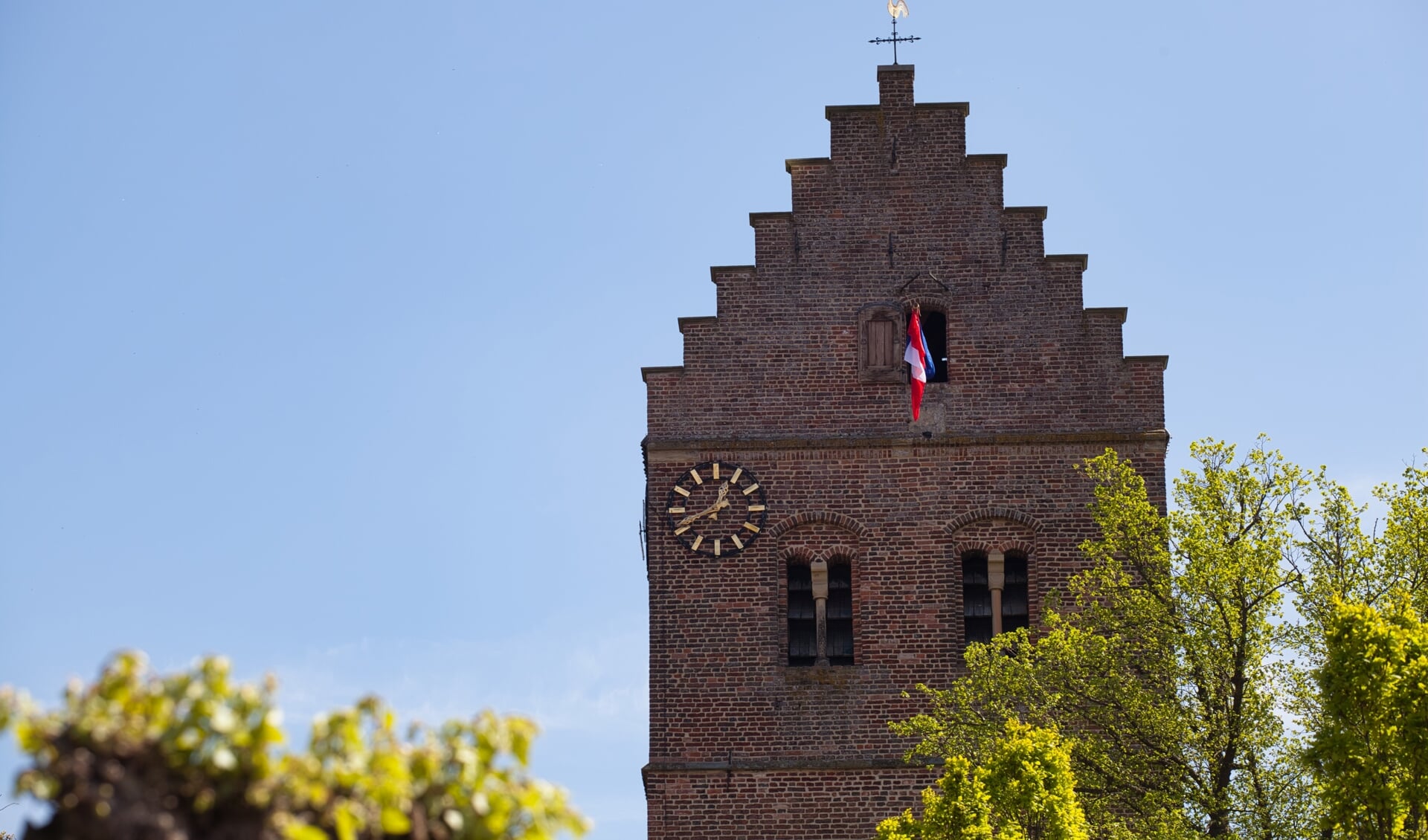 De kerk in Geesteren op 4 mei. Foto: Peter Lubberdink 
