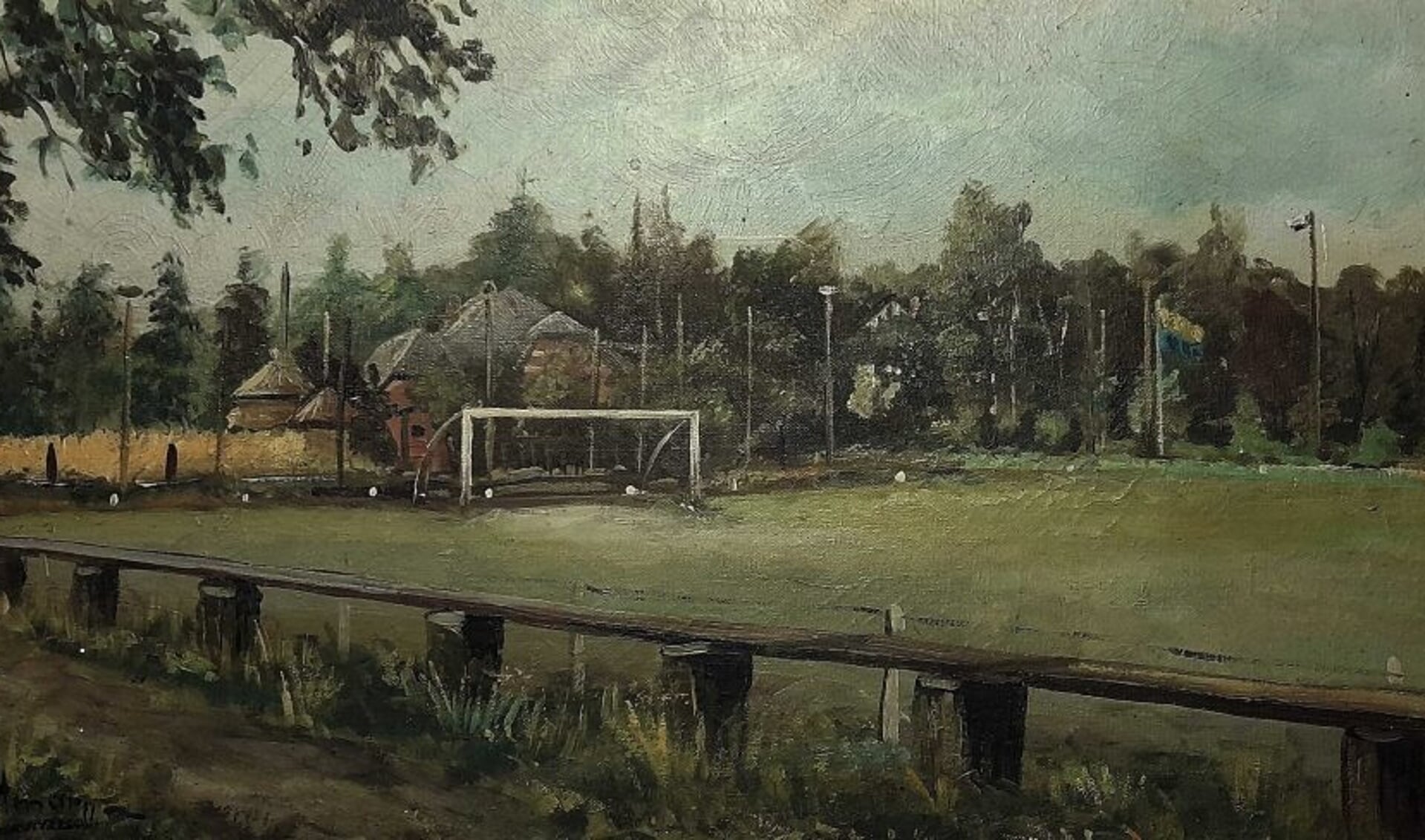 Het voetbalveld van KDC uit Lochem in 1949, geschilderd door Hennie van Oortmarssen. Afbeelding via Dick Lammertink