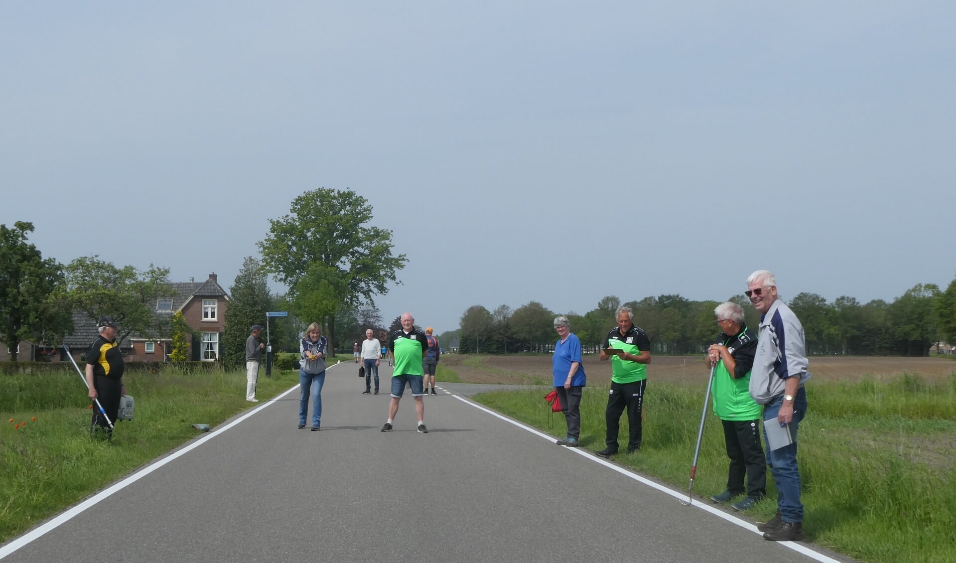 De teams van Respelhoek uit Geesteren en De Heksenlaak uit Barchem streden tegen elkaar op het motorcircuit. Foto's: Jan Hendriksen. 
