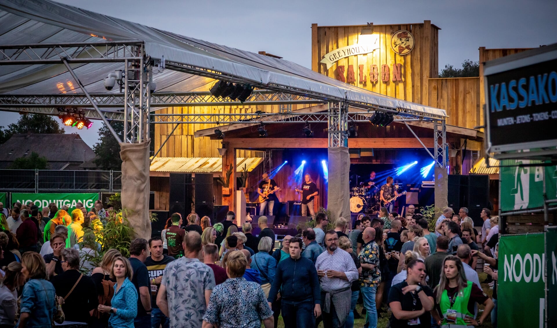 Het festivalterrein van Reurpop kent dit jaar een nieuwe frisse indeling, met een tweetal totaal vernieuwde podiums. Foto: Joris Telders