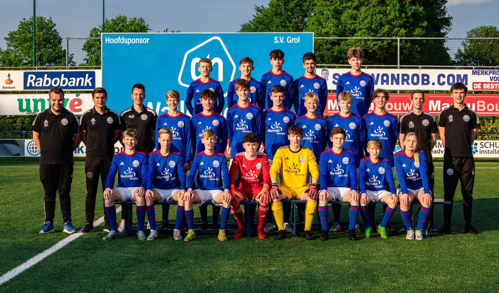 Het Grolse team bestaande uit spelers uit JO15-1 en JO17-1. Foto: PR SV Grol