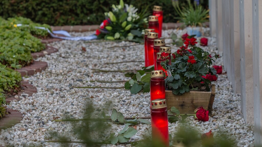 Herdenking 4 mei op de begraafplaats in Steenderen. Foto: Liesbeth Spaansen
