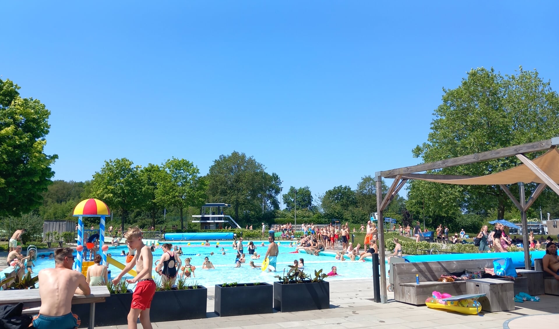 Komend weekeinde staan er tal van jubileumactiviteiten gepland bij zwembad De Meene. Foto: PR