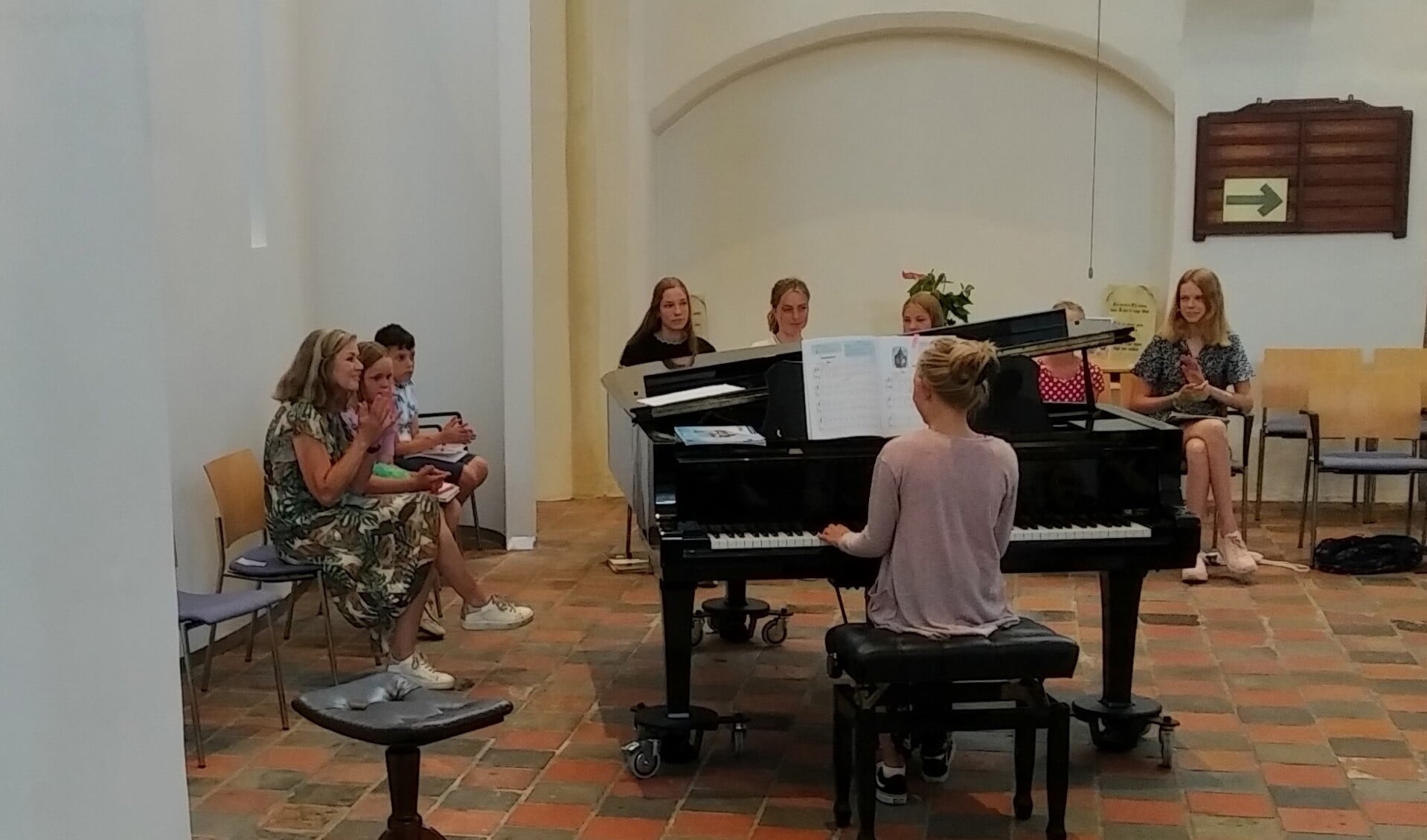 Een tiental pianotalenten geeft op zaterdag 24 juni een ‘concert’ tijdens het voorspeeluur. Foto: PR 