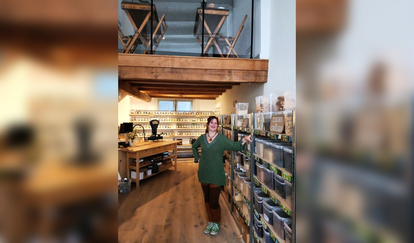 Myrthe Neuman is blij met de nieuwe locatie van Een Pure Nootzaak aan de Lange Hofstraat. Foto: Rudi Hofman