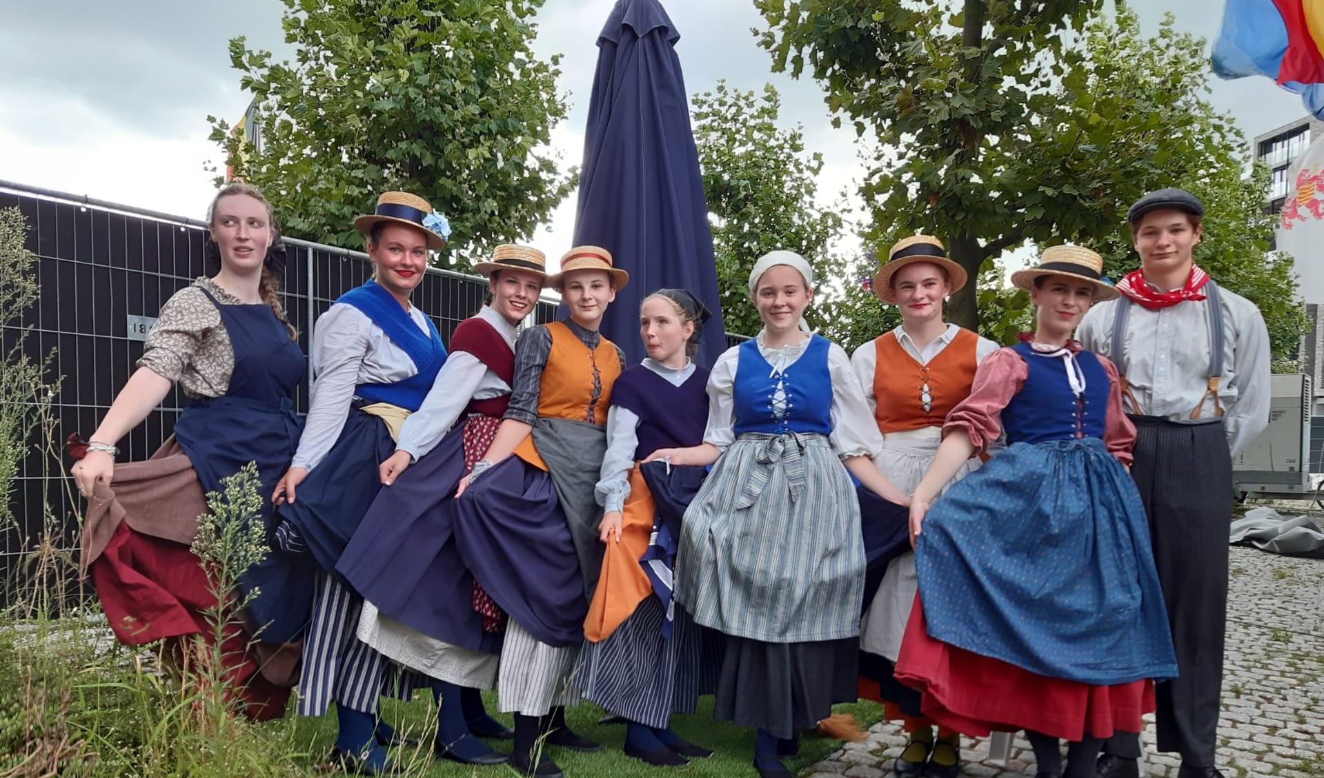 Tijdens de folkloremiddag zullen woensdag 9 augustus onder meer de Boezeroenen (tiener/jeugd demogroep) uit het Belgische Hasselt optreden. Foto: PR