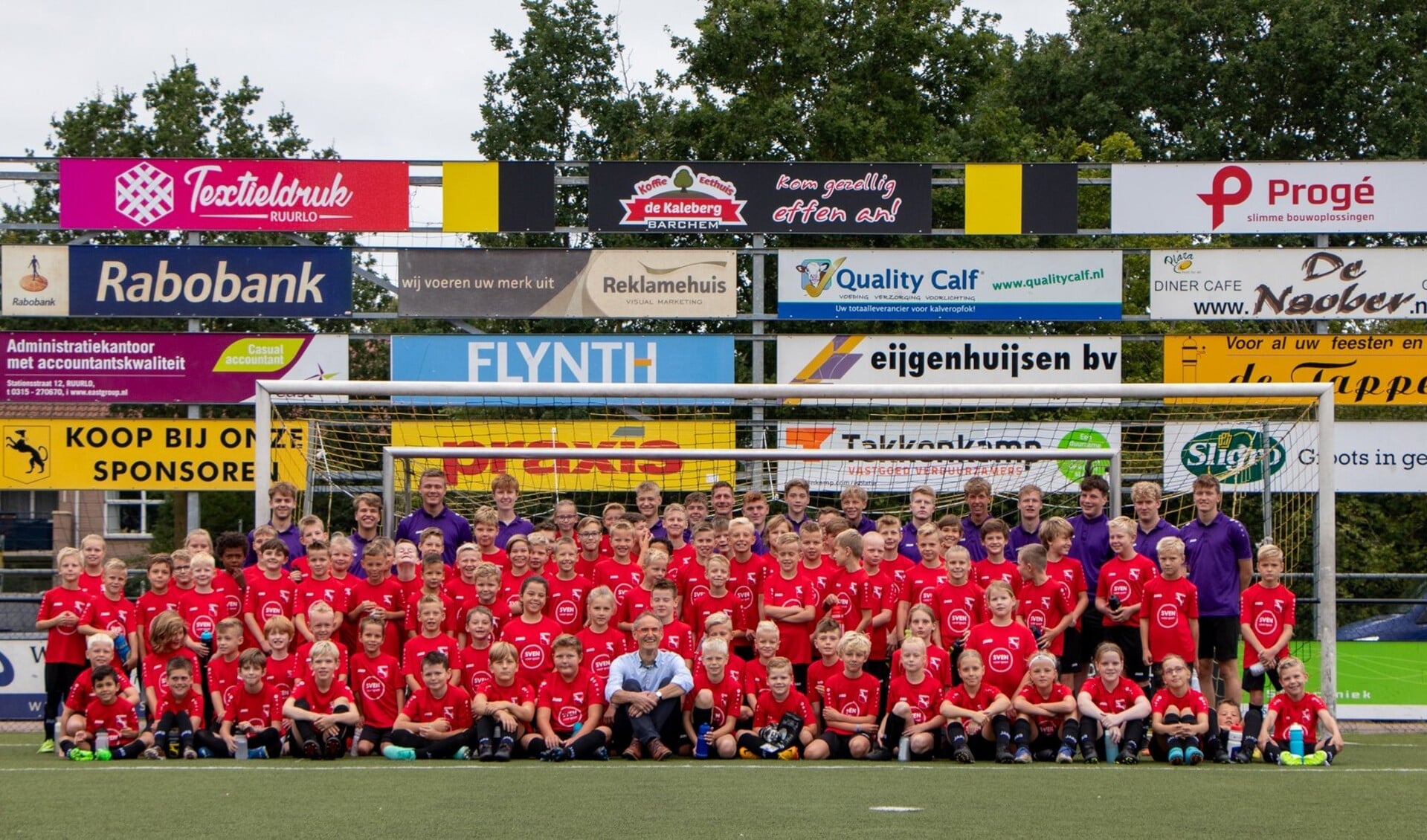 87 kinderen namen deel aan de Sven voor Ogen voetbaldagen van VV Ruurlo. Foto: Marco Brunekreeft/Gerdi Oonk 