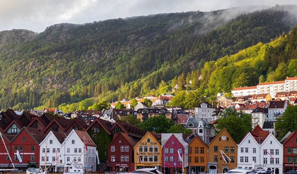 Fortryllende ferier på de norske fjordene: en reise inn i naturens prakt