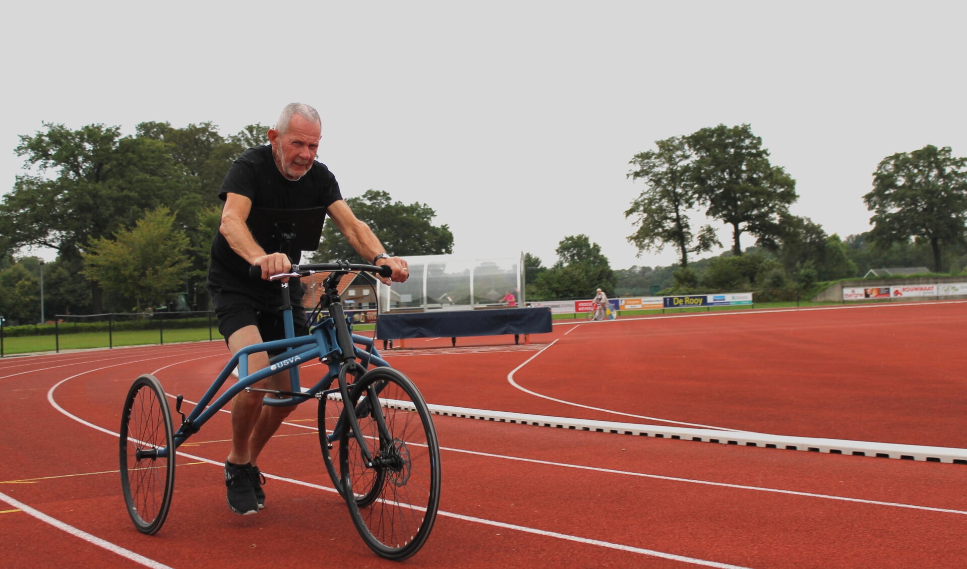 Wim Berendsen, een van de deelnemers aan Winterswijk in Beweging, heeft de nieuwe Compact Runner al naar tevredenheid uitgeprobeerd. Foto Jan Ruesink
