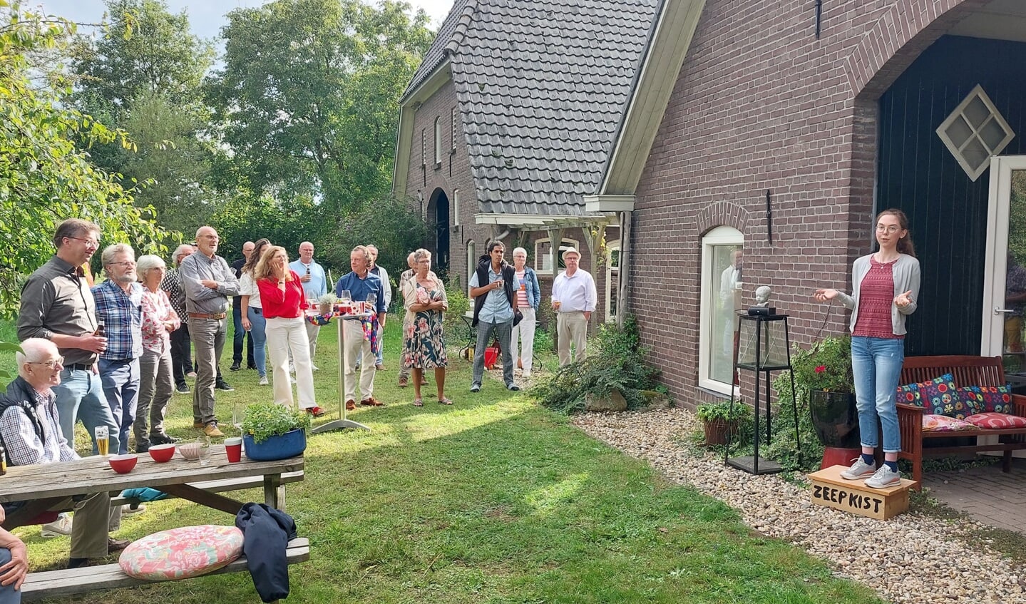 Carlijn Enzerink spreekt vanaf de zeepkist een hartenkreet uit. Foto: PR
