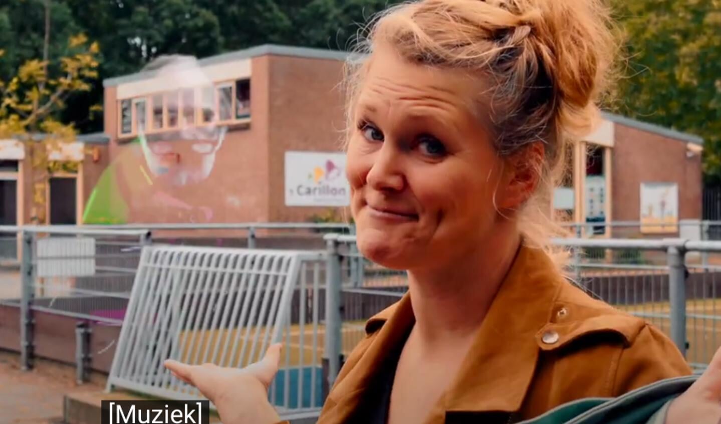 'Fietsen is sneller en gezonder!' Still uit één van de filmpjes.