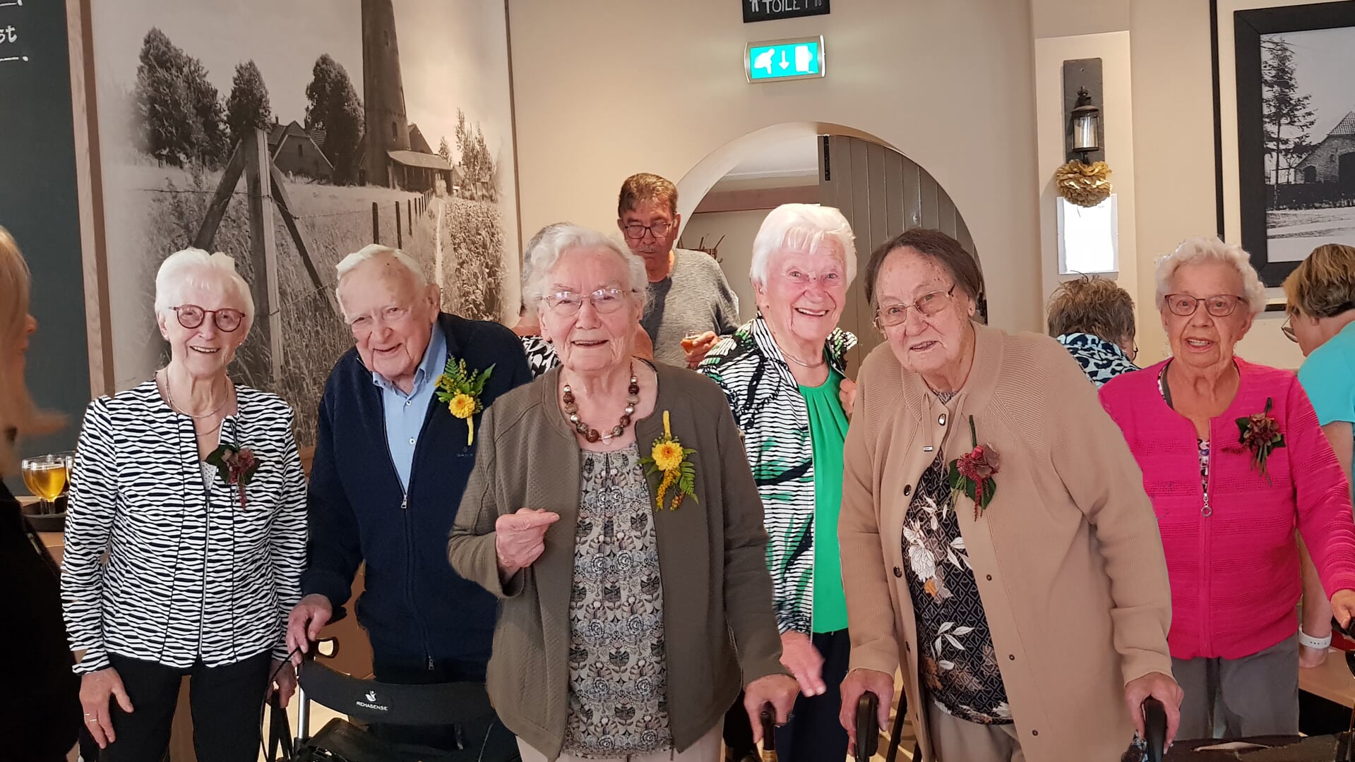 De oud-leden van bridgeclub De Kei vierden het twintigjarig jubileum mee. Foto: Gerrit de Greef